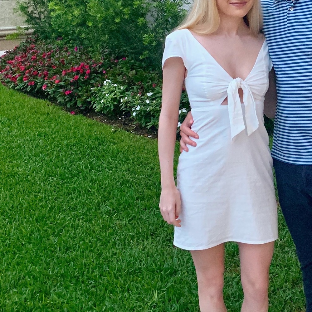 Summer White Tie Neck Bodycon dress